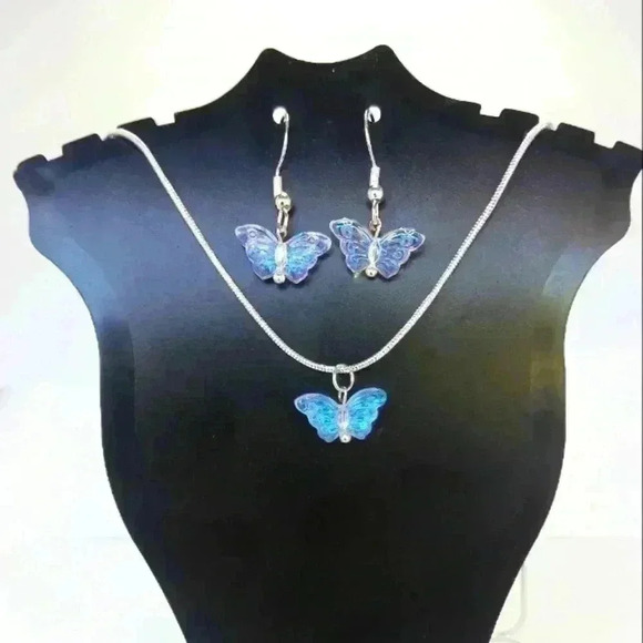 Mom's Island Beads Jewelry - Iridescent Butterfly Necklace